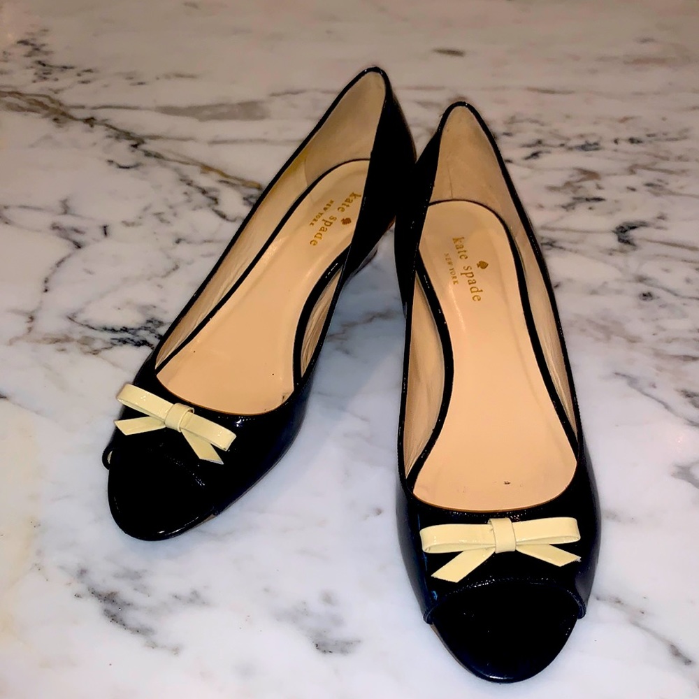 KATE SPADE NY Black Patent Peep Toe Bow Wedges - Picture 2 of 7